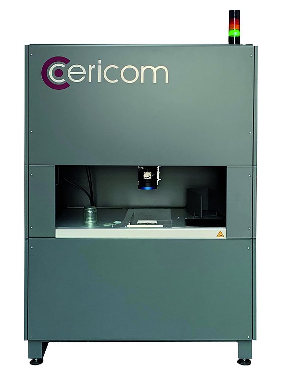 c-cut 300/300: The machine's compact design allows for easy integration even in tight spaces.
